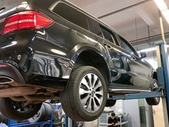 -贵州贵星奔驰4S店(观山湖店)