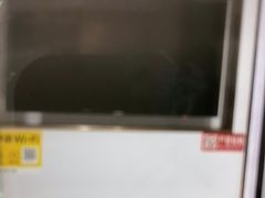 -轻奢·全曼酒店(深圳坂田北地铁站店)