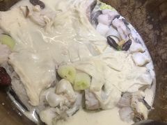 -滇香肴·云南菜蒸汽石锅鱼(云南北路店)
