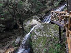 -燕子河大峡谷天坑仙境