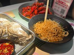 -巴厘龙虾·榜首油焖大虾(音乐学院·沿江酒馆店)