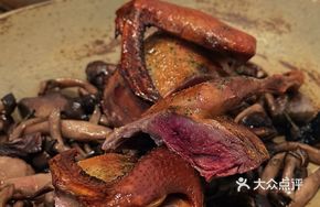 Roasted Squab with Stir-Fried Mixed Mushrooms
