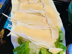 -二荆条·蜀鲜汇城市森林火锅