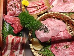 -山川小町·极番烧肉(新地假日广场店)