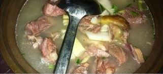 馄饨老鸭煲-老品芳