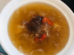 银耳羹-子霖南山鲜虾面(南山总店)