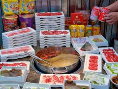 -来龍儿鲜切牛肉自助老火锅
