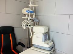 -翰佐蔡司小乐圆·依视路星趣控·暴龙眼镜折扣店