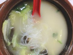 -闫家驴肉老店(华电一校店)