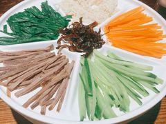 鸡丝凉米线-云海肴·汽锅鸡·云南菜(美罗城店)