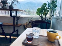 靠窗位-唐咖精品咖啡(大理古城手冲店)