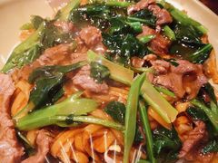 湿炒牛河-胡须佬鸡煲四季火锅(海雅缤纷城店)