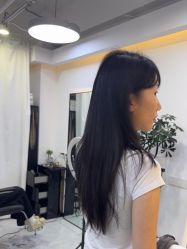 -V7 HAIR SALON