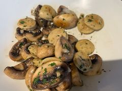 -MONICH牛排融合餐厅(和义大道购物中心店)