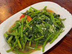 -Dang restaurant (patong phuket)
