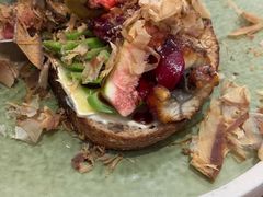 鳗鱼牛油果无花果全麦吐司-O'mills Sourdough Bakery&Bistro(永嘉路店)