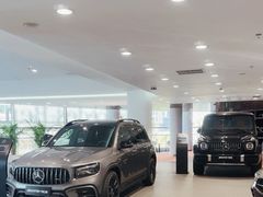 -上海星瀚奔驰4S店(长寿路店)