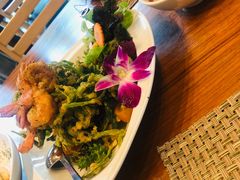 -Chom Cafe and Restaurant