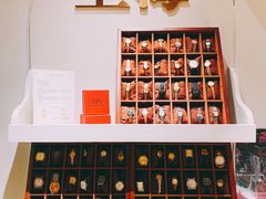 -LADY FAFA(巨鹿路陕西南路路口店)