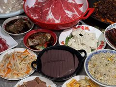 -沸炉重庆老火锅(军事博物馆店)