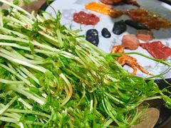 鲜剪嫩豆苗-么肆烤肉·中式自助·烤肉大排档(街道口季佳PAI店)