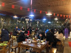 大堂-岳记兴隆·青城腊排铜火锅(融创店)