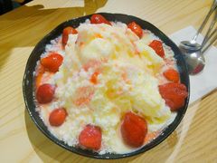 草莓奶冰-冰冰酱绵绵冰(红桥店)