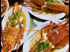 -三亚火车头万人海鲜广场