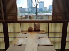 -蟹家大院 · 独揽江景(滨江店)