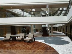 -上海滴水湖皇冠假日酒店