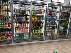 -全家便利店(莲花池东路店)