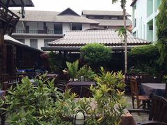-Dash Teak House