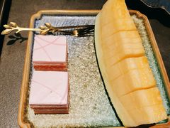-铭牛烧肉·和牛海鲜自助(高新月牙湖店)
