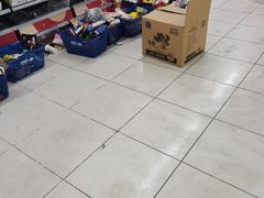 -家乐福(四元桥购物中心店)