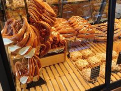 -Dough&Joe团憩(瑞虹天地月亮湾店)