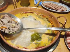 -洱火云南酸菜牛肉火锅(石景山当代商城店)