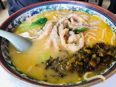 招牌黄鱼面-明呈黄鱼面馆(斜土路店)