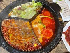 -老房老舍重庆火锅(假日城市店)