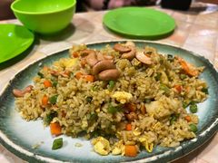 虾仁菠萝炒饭-热浪岛马来餐厅