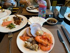-大中华希尔顿酒店-念自助餐·嗨啤·小龙虾