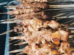 -烤肉小伙烤肉店