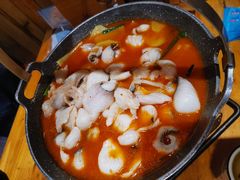 -老滇山寨•云南特色菜•地方菜•民族风情歌舞表演(金碧店)