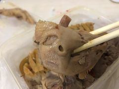 -梁老三麻辣鸡头总店