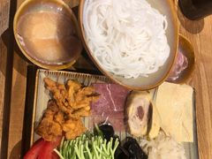 蒙自过桥米线-麦麦山云南菜(复地活力城店)