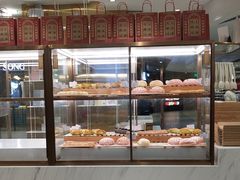 面包甜点陈列柜-奈雪的茶(新天地广场PRO店)