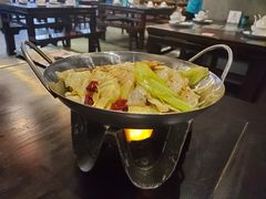 干锅手撕包菜-饭桌故事·血鸭湘(荣宝华店)
