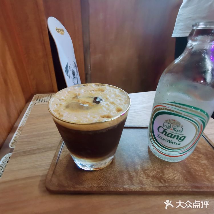 藏在居民楼下的6号咖啡店