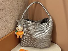 -桔子酒店(合肥淮河路步行街大东门地铁站店)