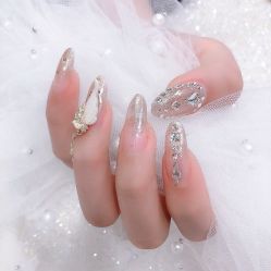 -七彩虹美甲美睫 半永久