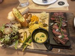 -Mark&Mars Restaurant